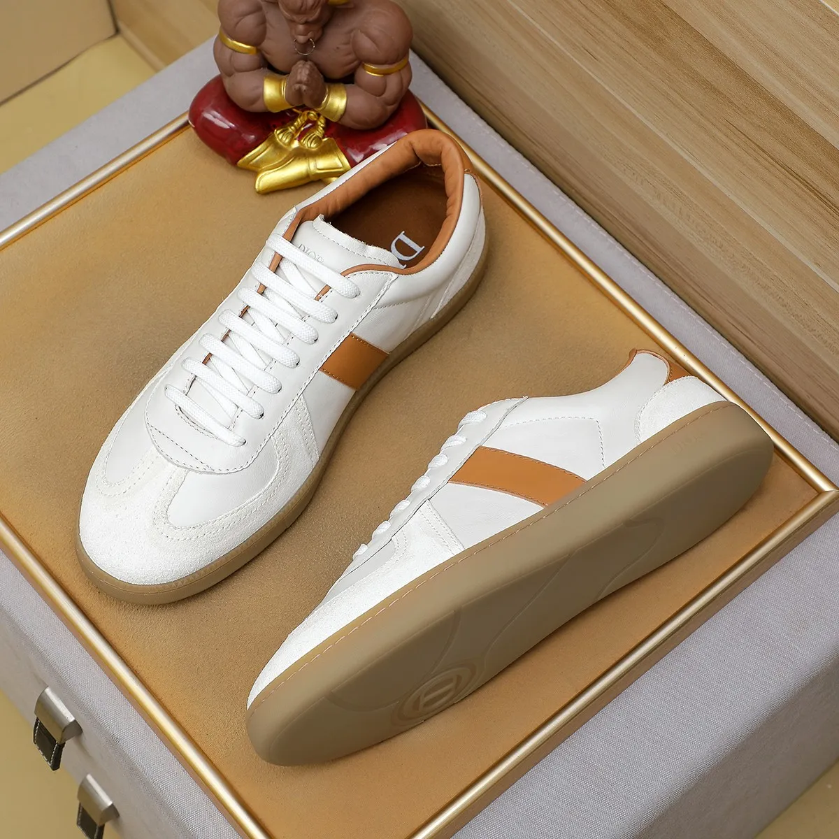 Men's clothing and shoes 💰540 💰🔥[Dior] High-end top-notch 🔝 purchasing agent 🔍🔍The latest 🇺🇸 counters are on sale simultaneously, original Italian calfskin (high-end, extravagance, and grade) with exquisite workmanship (cowhide Inner lining) Sole: Original sole provided by the original factory ⚠️Outsole. Comfortable, wear-resistant, non-slip, real-life photo🎬The real thing is more beautiful🔍Color: 4 colors available💕💕Number of yards: 39-44...